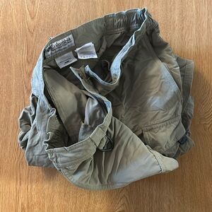 Like-New Condition green L Columbia pants